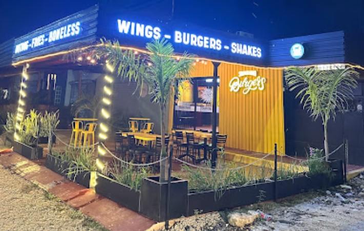 smashing burgers huayacan